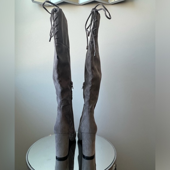 NWOT! These Kenneth Cole boots are grey and are a size 7.5. - Picture 3 of 6